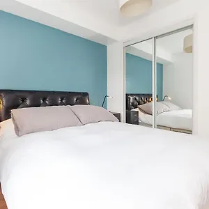 Annandale Street Quiet Central Family With Parking Apartamento